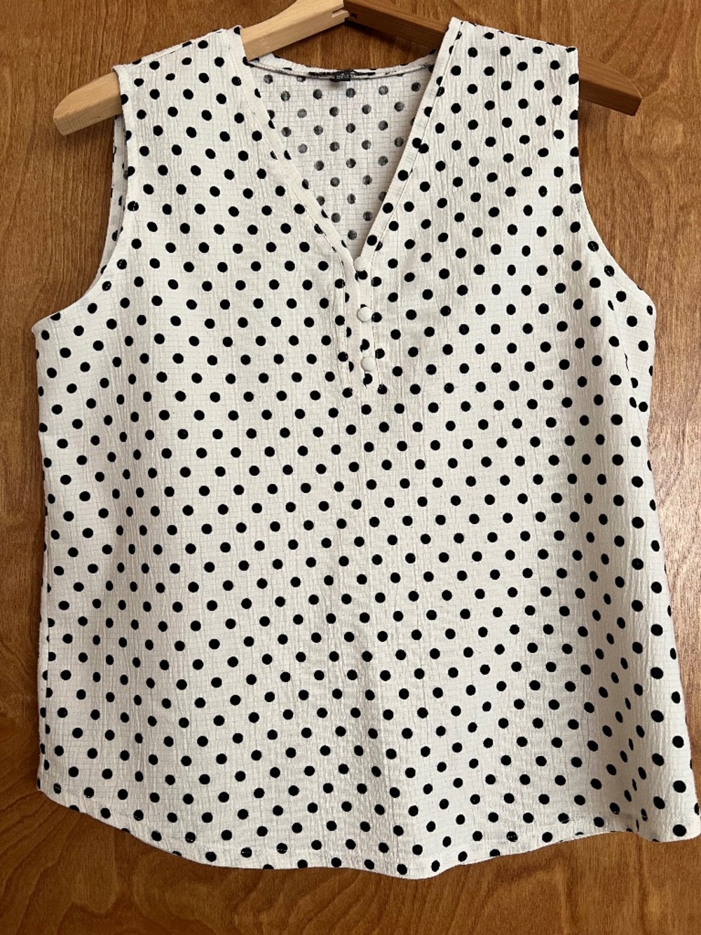ADRIANNA PAPELL Sleeveless Polka Dot Top, Sz M
